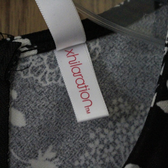 Xhilaration Spring dress - Picture 2 of 7